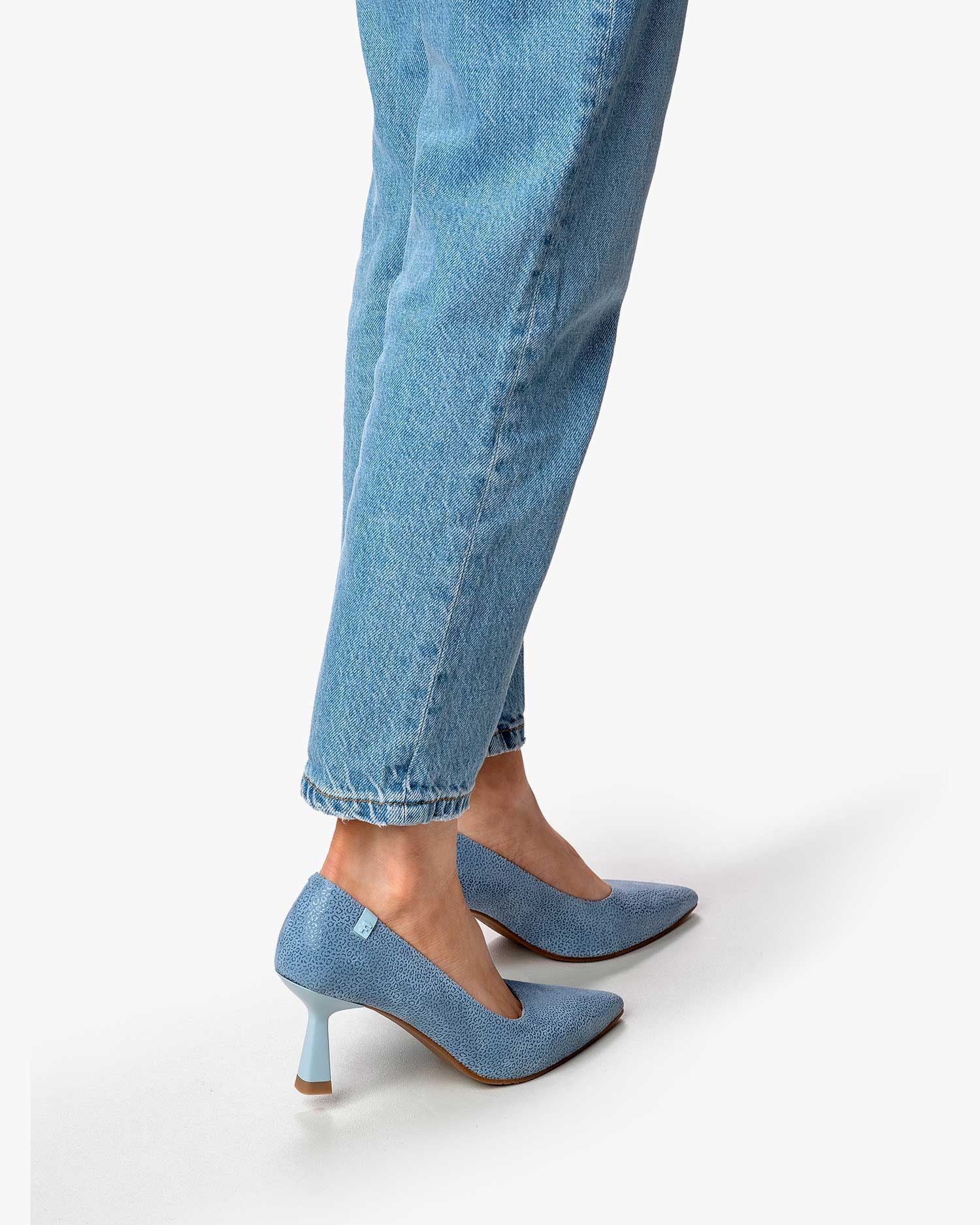 Lichtblauwe pumps on sale