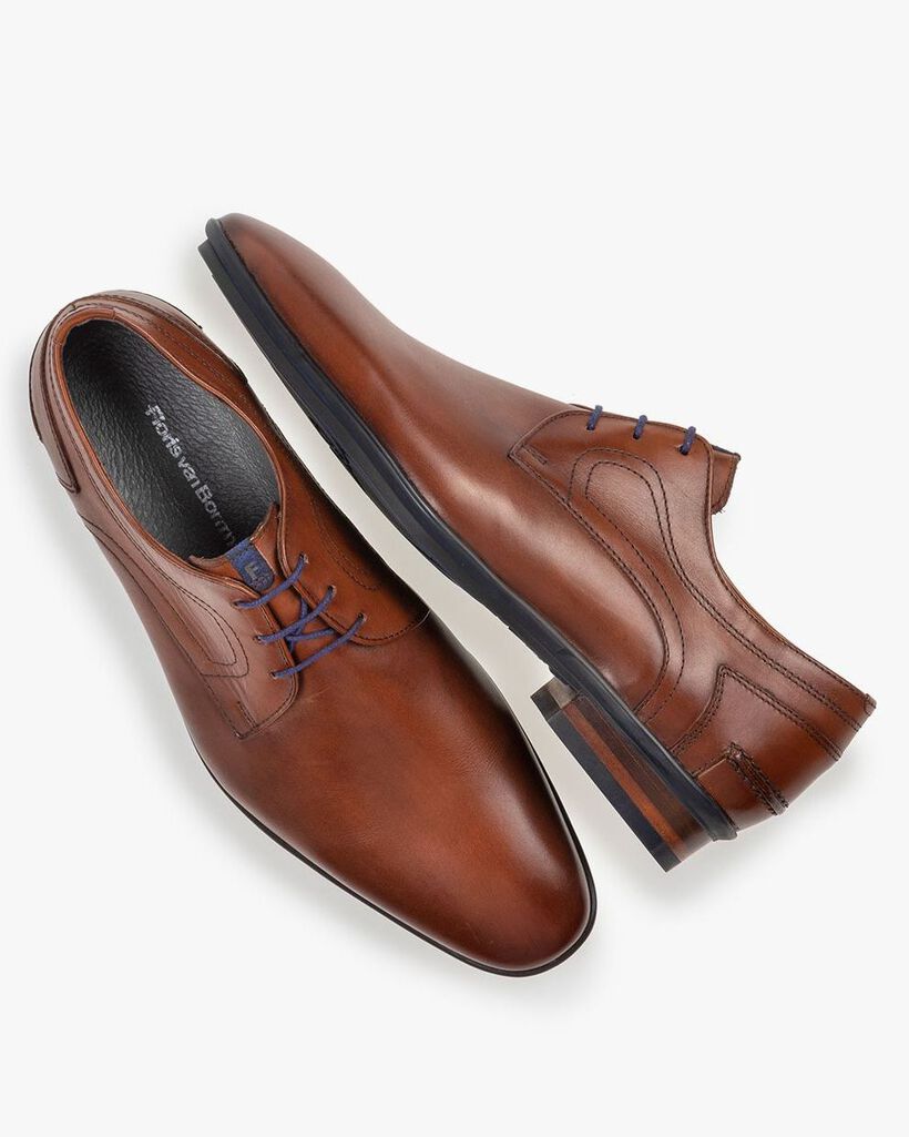 Lace shoe leather cognac
