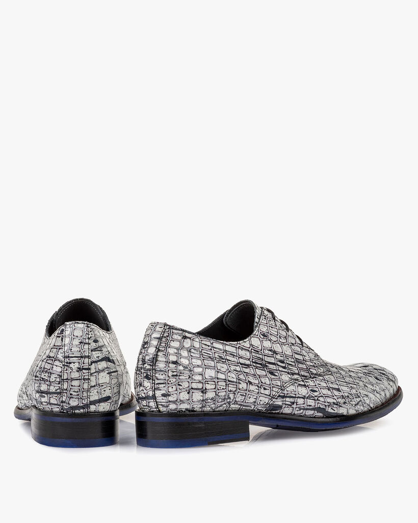 Veterschoen lakleer wit