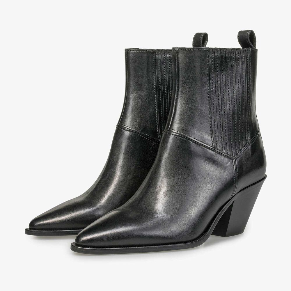 Black calf’s leather Chelsea boot
