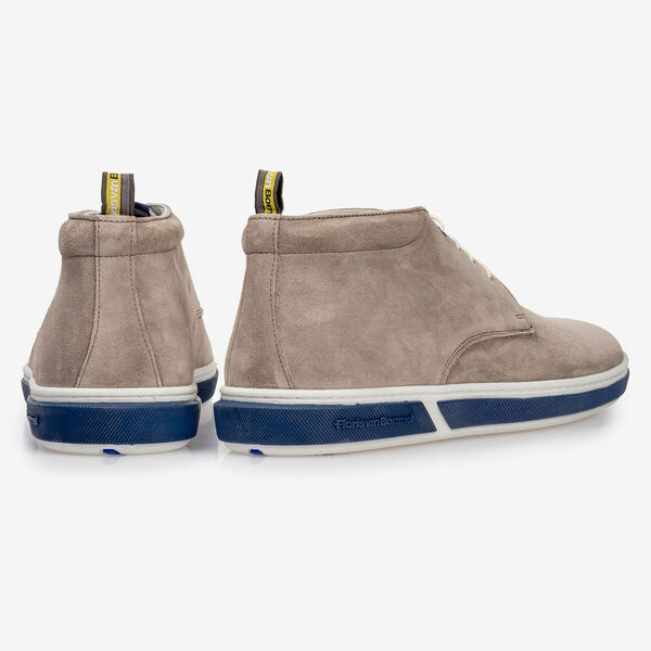 Taupe-coloured suede leather lace boot with print