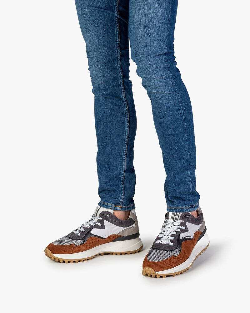 Noppi sneaker su&egrave;de cognac