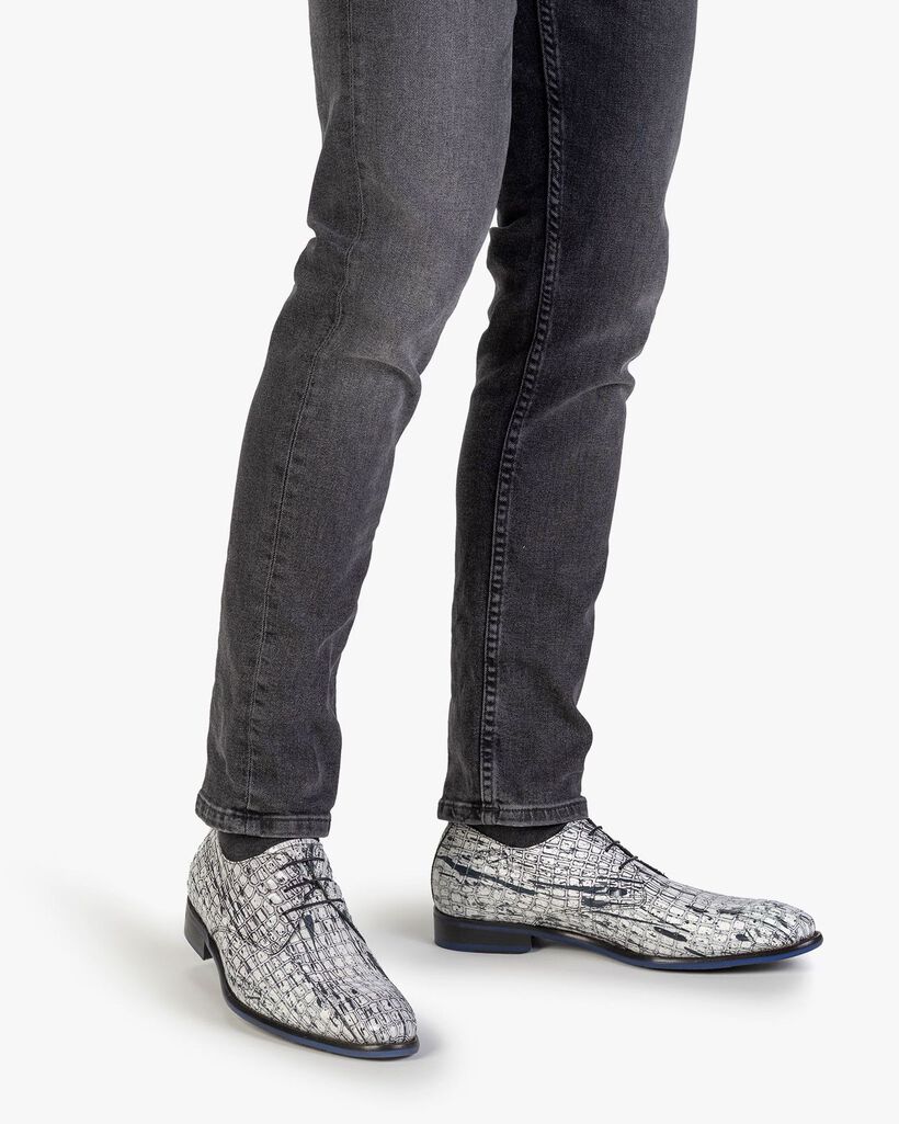 Veterschoen lakleer wit