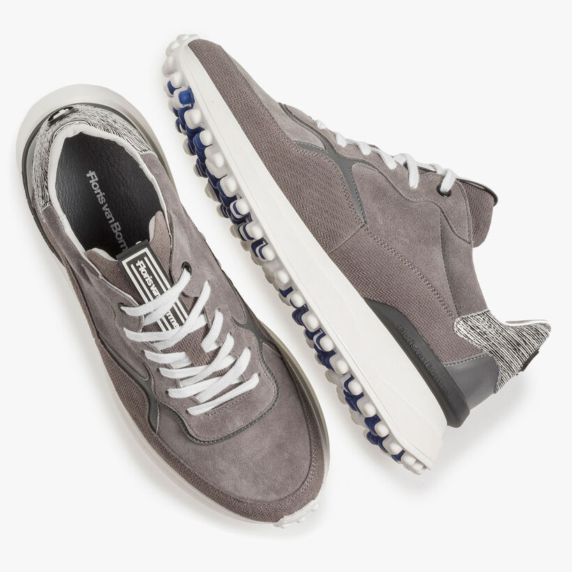 Grey suede leather sneaker with print