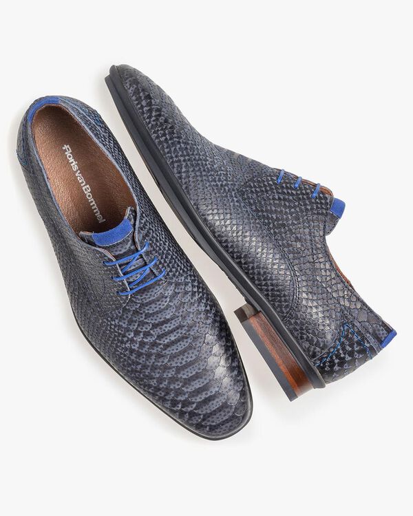 Dark blue nubuck leather lace shoe with snake print