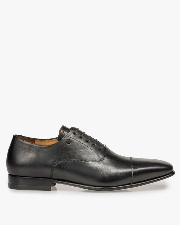 Black calf leather lace shoe