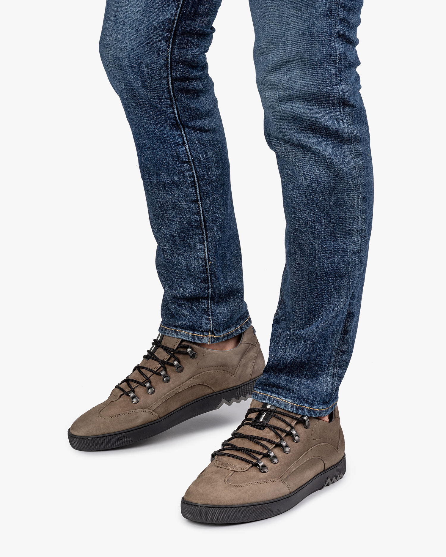 Grey nubuck leather sneaker 16464/17 | Floris van Bommel Official®