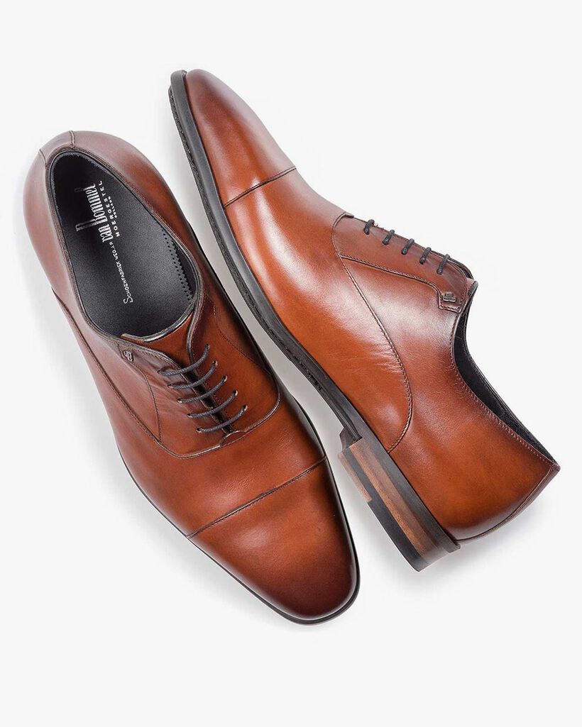 Kalfsleren veterschoen cognac