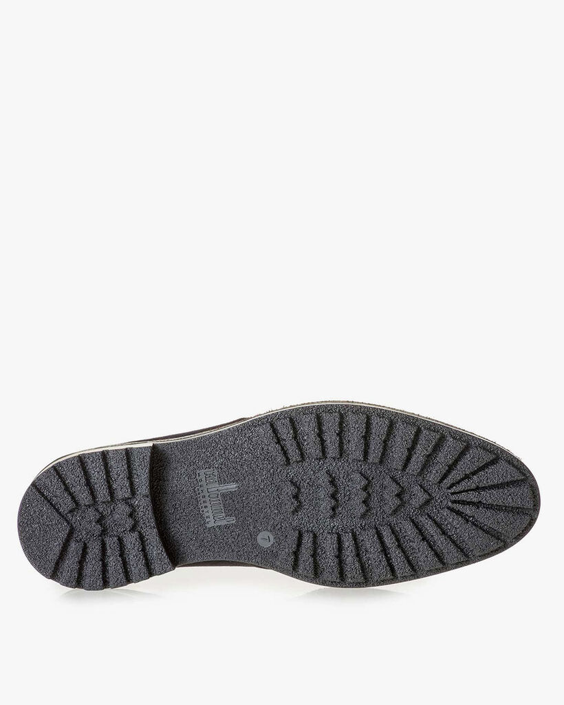 Donkerblauwe su&egrave;de veterboot