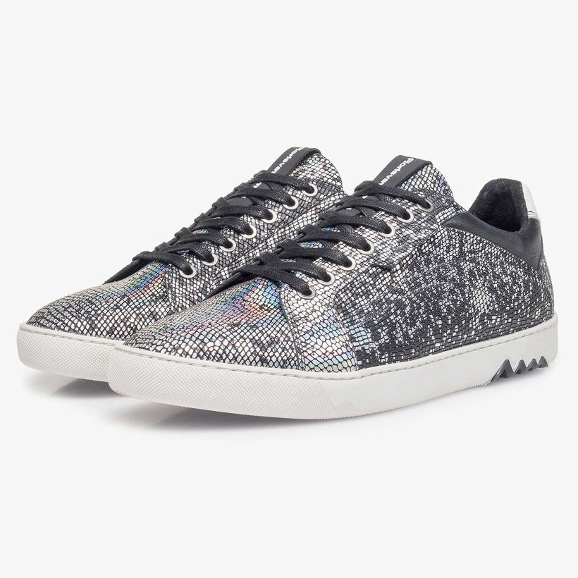 Silver-coloured premium leather lace shoe with metallic print