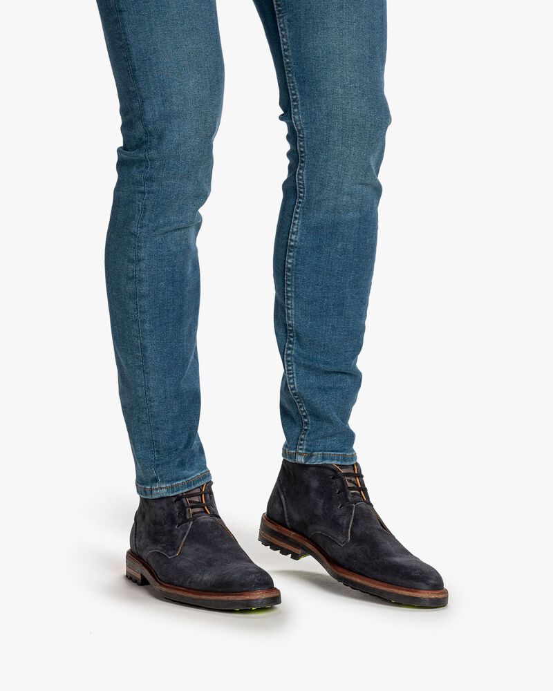 Lace boot suede black