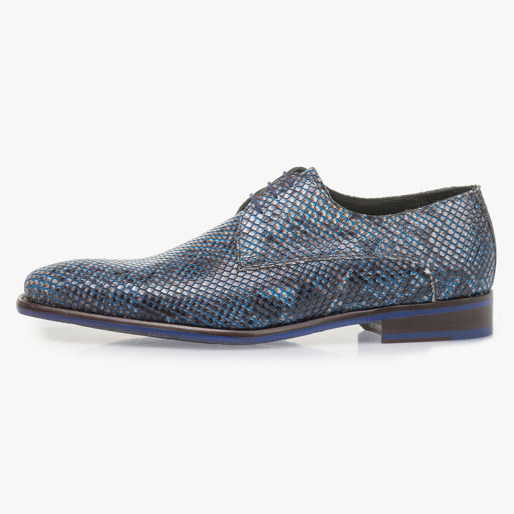 Blauwe veterschoen met snakeprint
