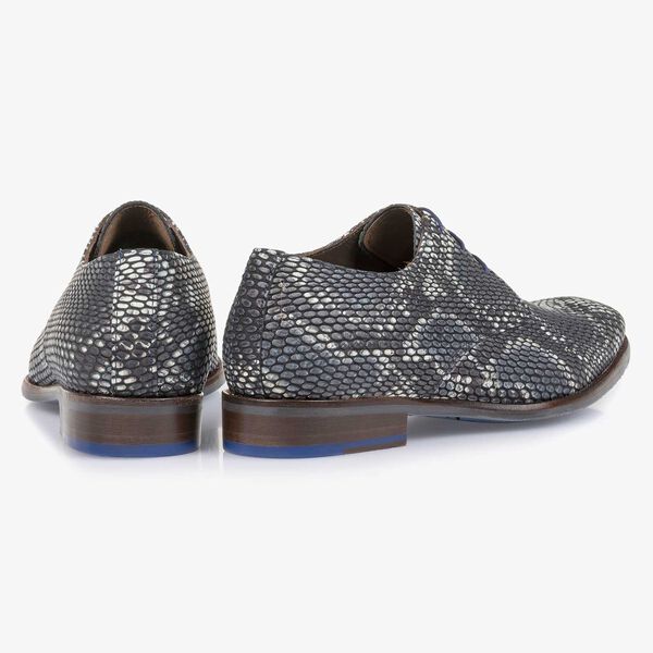 Grey calf leather lace shoe with a snake print