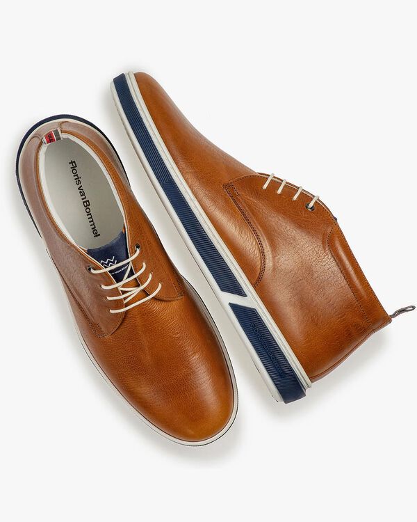 Cognac-coloured lace boot