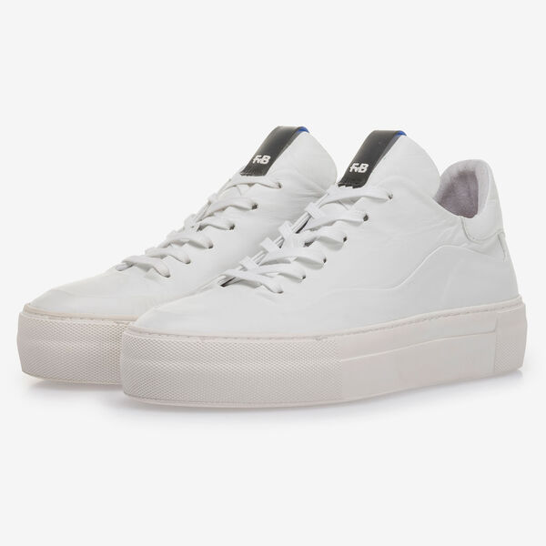 White leather sneaker