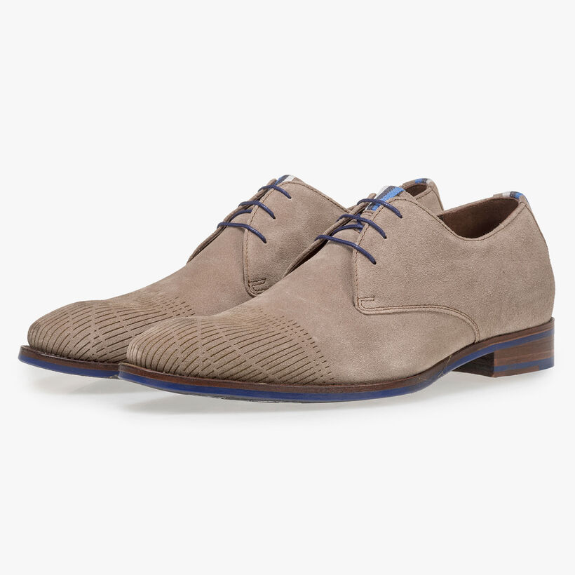 Beige suede leather lace shoe with laser print