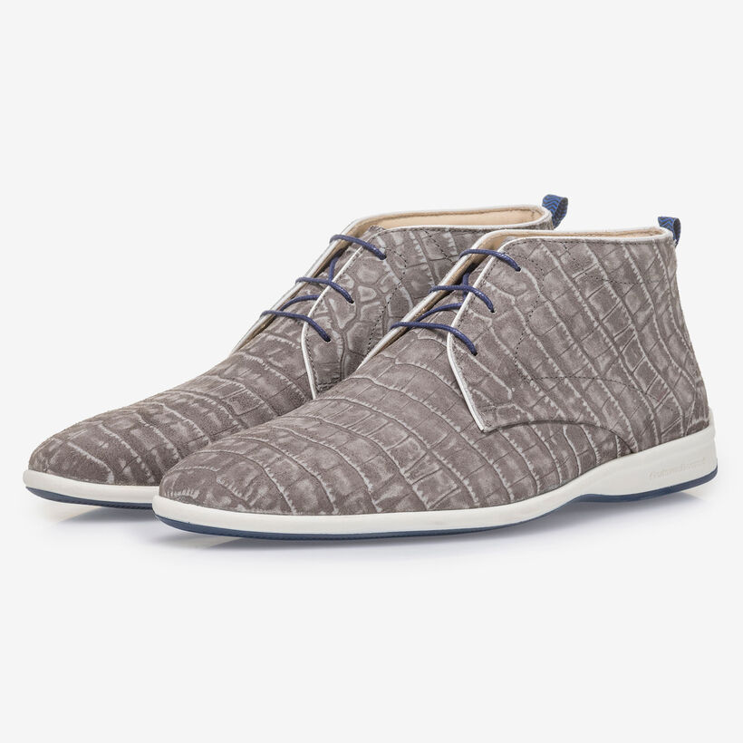 Donkergrijze veterboot met crocoprint