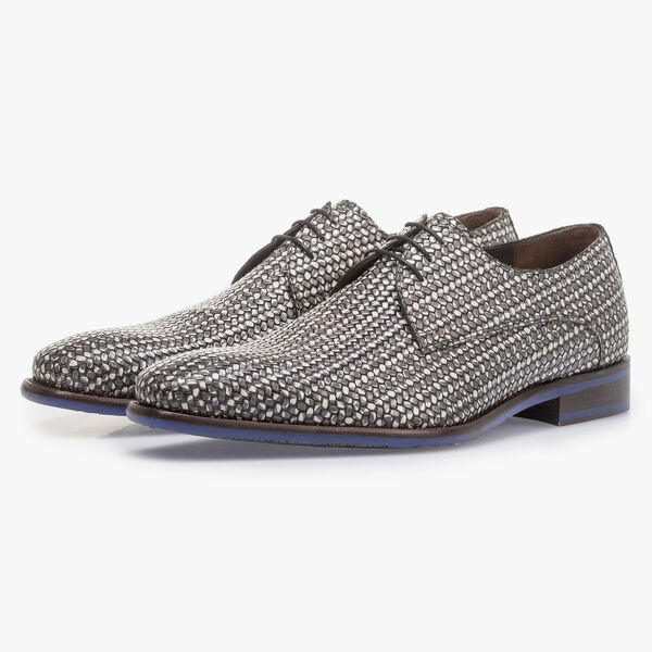 Donkergrijze veterschoen met witte print