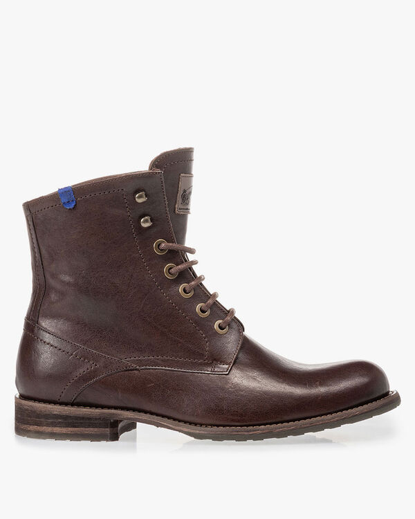 Wolgevoerde veterboot bruin