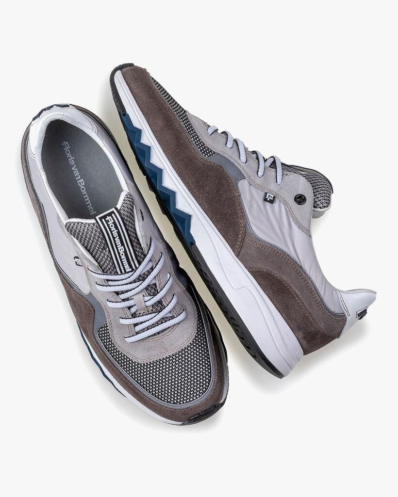 Nineti su&egrave;de lichtgrijs