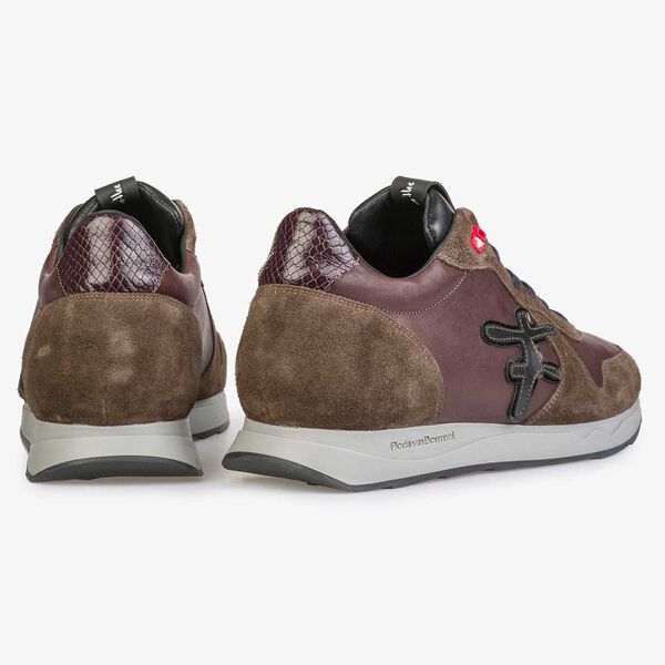 Brown leather sneaker with bordered F-Logo