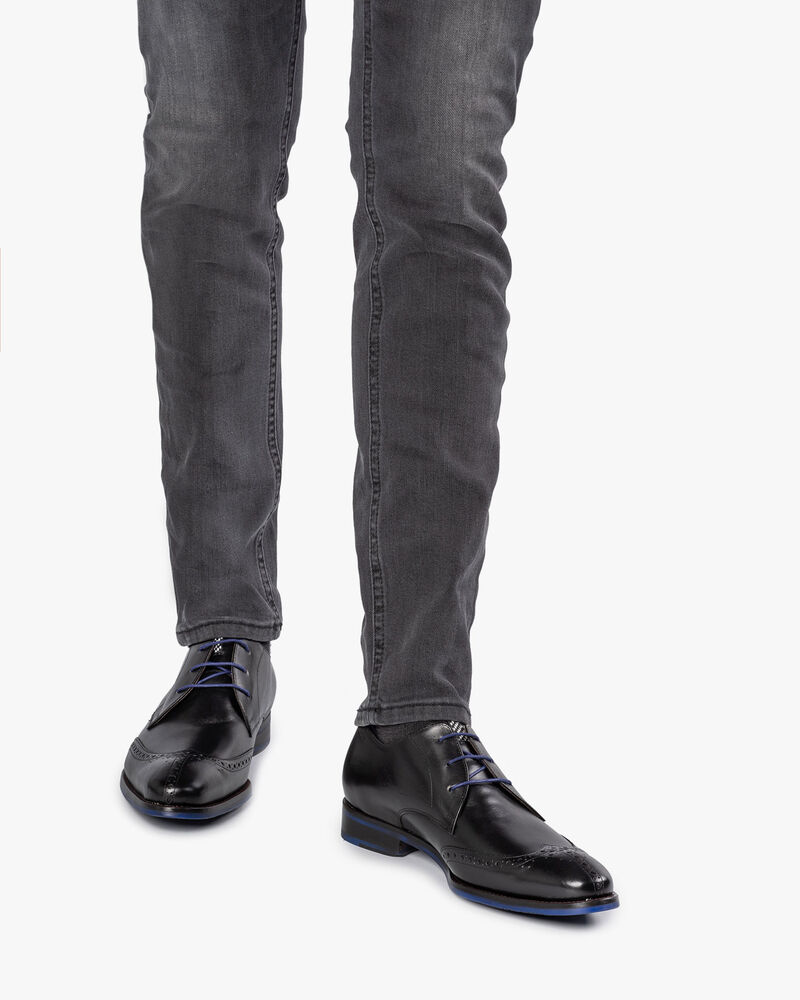 Zwarte kalfsleren veterschoen