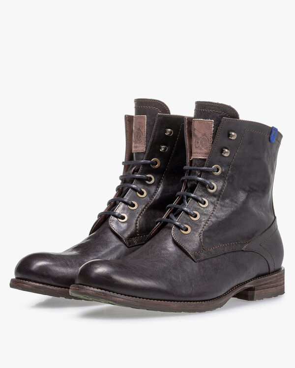 Lambskin lined lace boot black