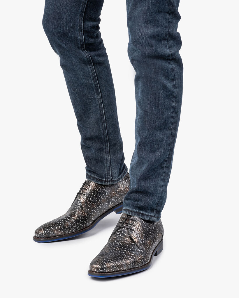 Lace shoe metallic bronze