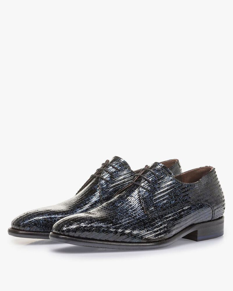 Blue patent leather lace shoe with print