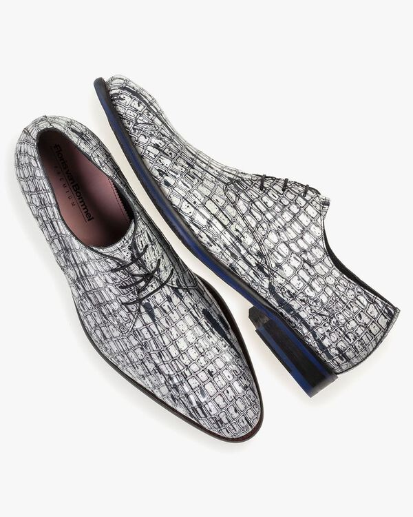 Veterschoen lakleer wit