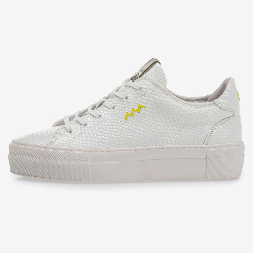 Witte leren sneaker met structuur