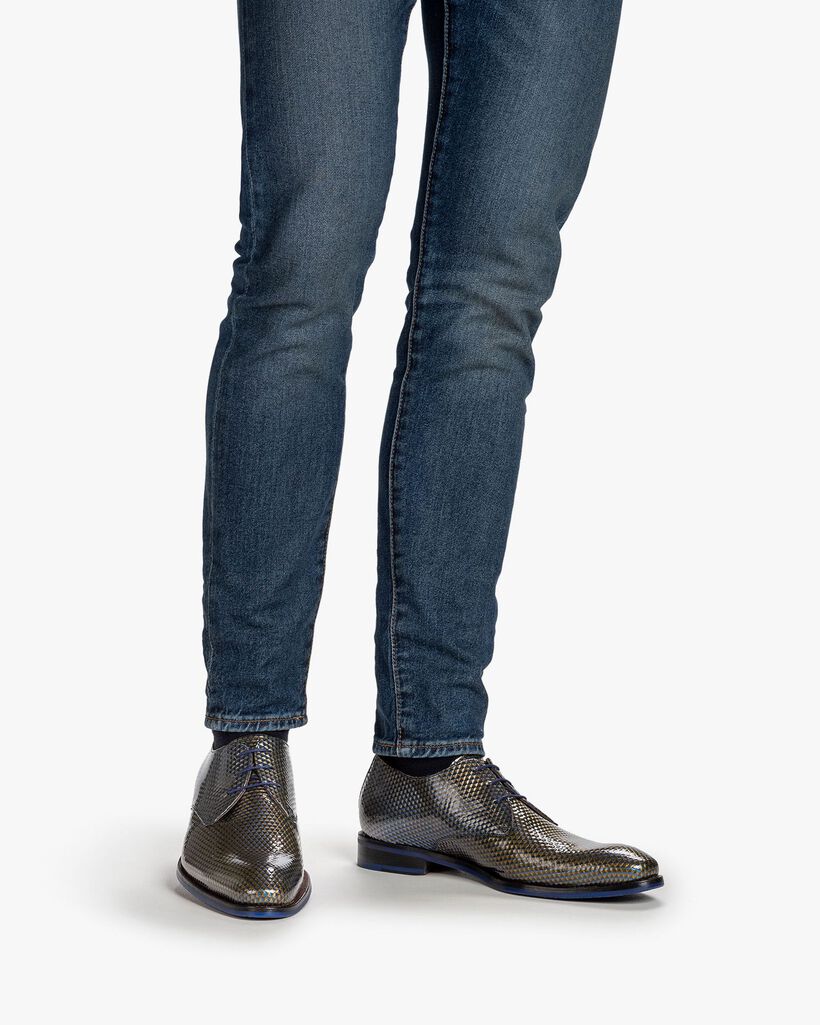 Lace shoe patent leather blue