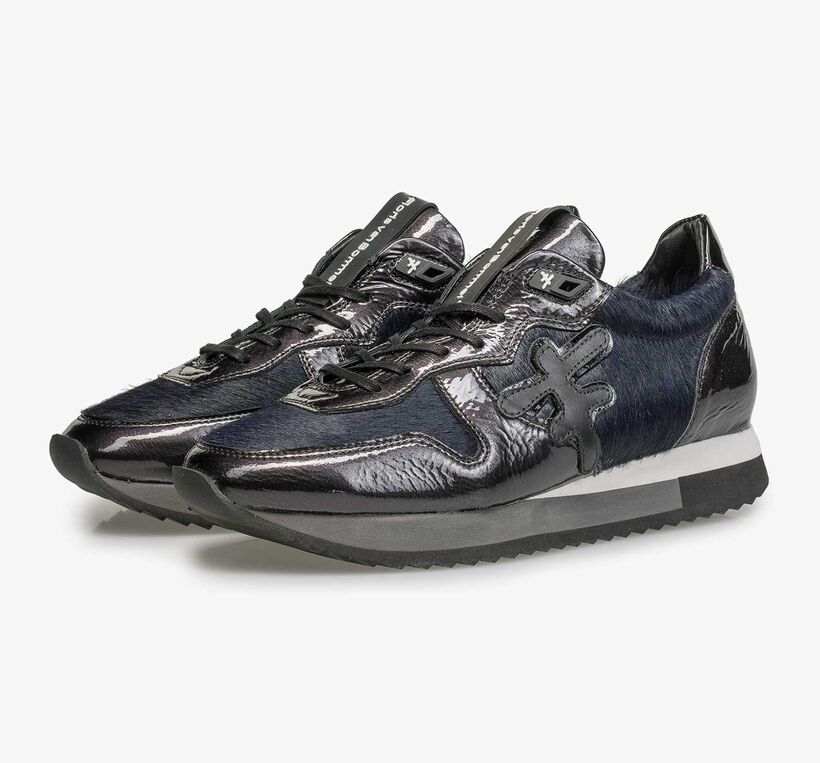 Blauwe lakleren sneaker met runnerzool