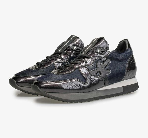 Blauwe lakleren sneaker met runnerzool