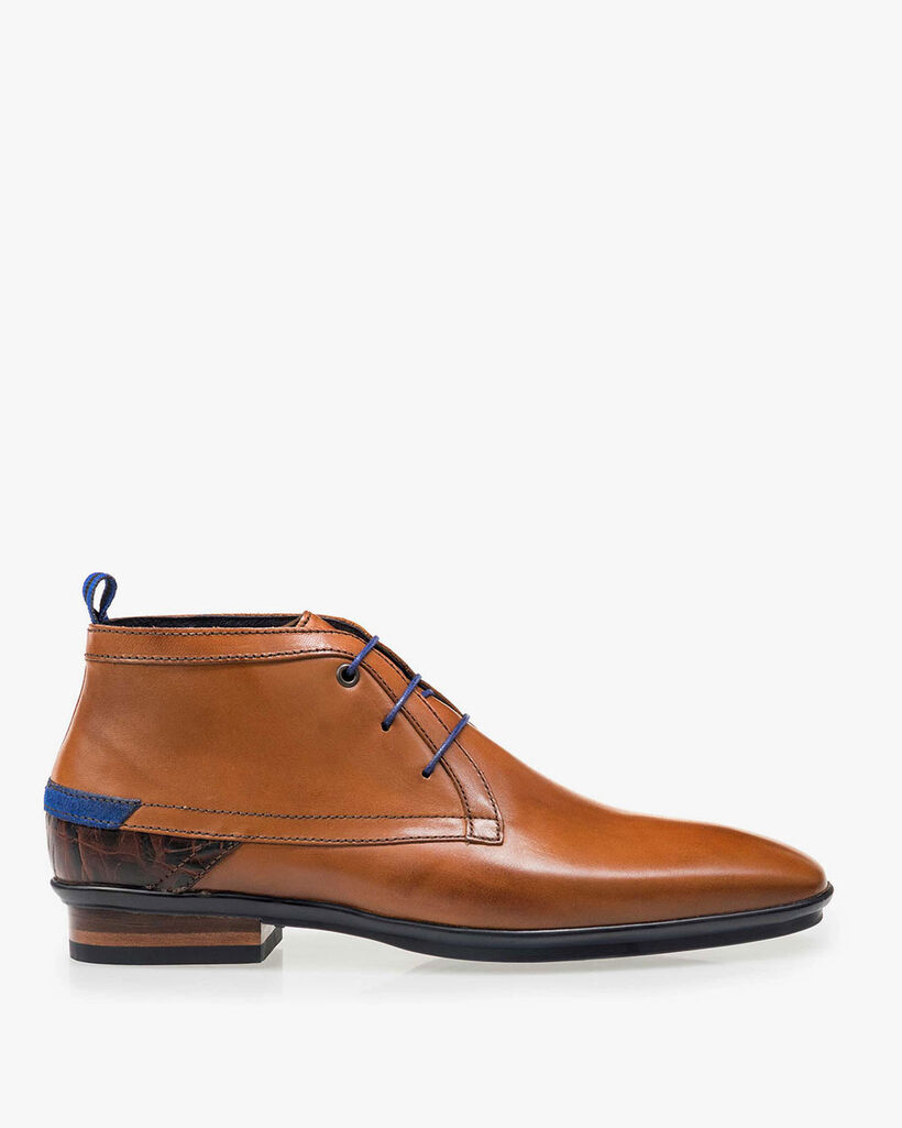 Lace boot calf leather cognac