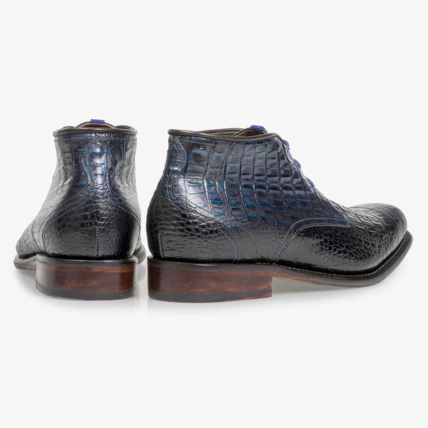 Blauwe leren veterboot met crocoprint