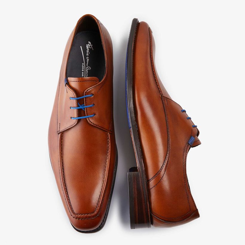 Cognac-coloured leather lace shoe