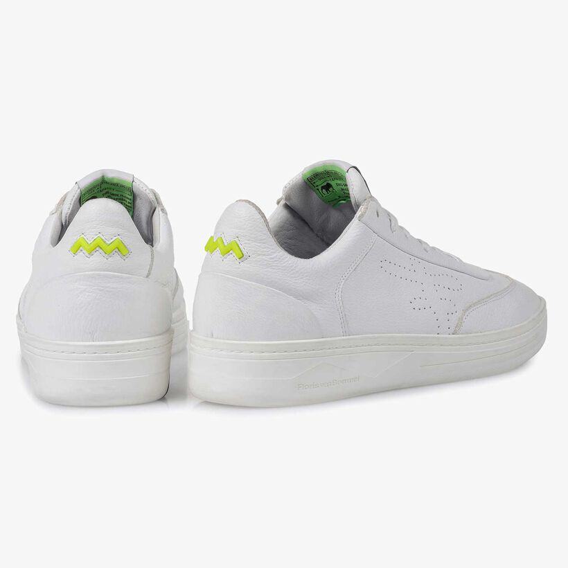 Witte leren sneaker