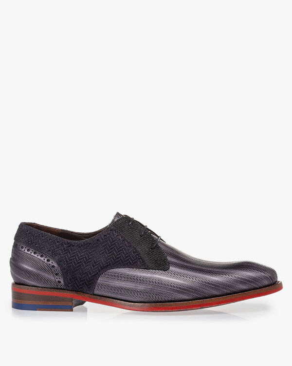Lace shoe metallic black