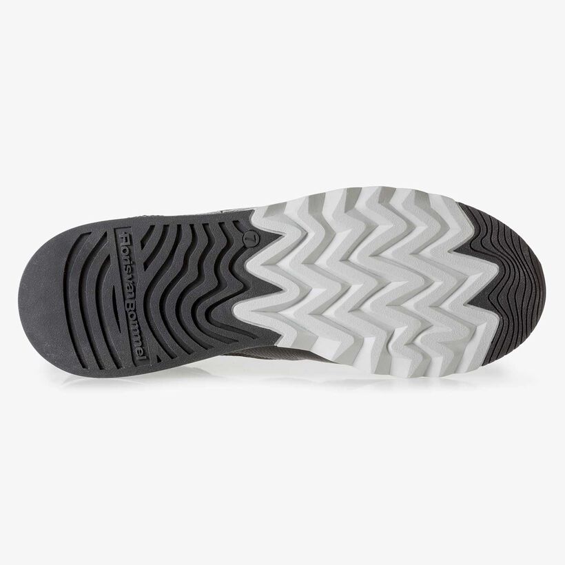 Zwarte leren sneaker met lichte structuur