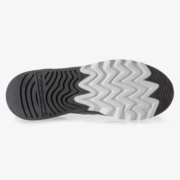 Zwarte leren sneaker met lichte structuur