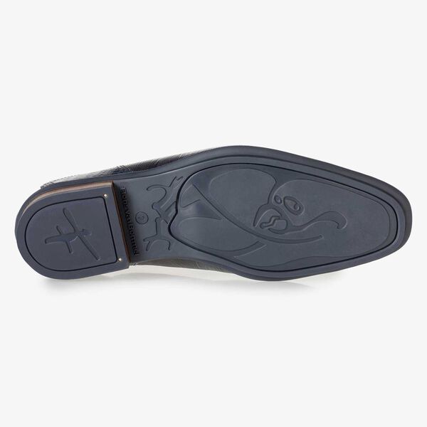 Blue calf leather lace shoe with lizard print