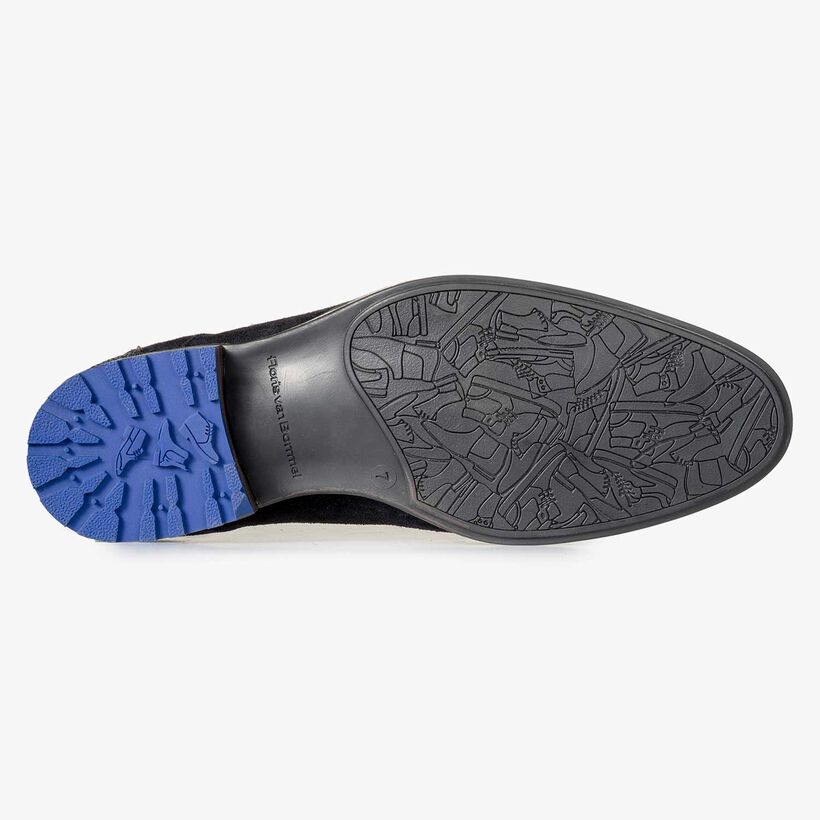 Donkerblauwe su&egrave;de veterboot