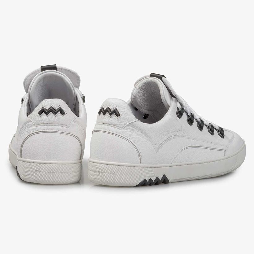 Witte leren sneaker