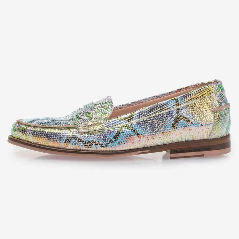Leather loafer with green/gold metallic print