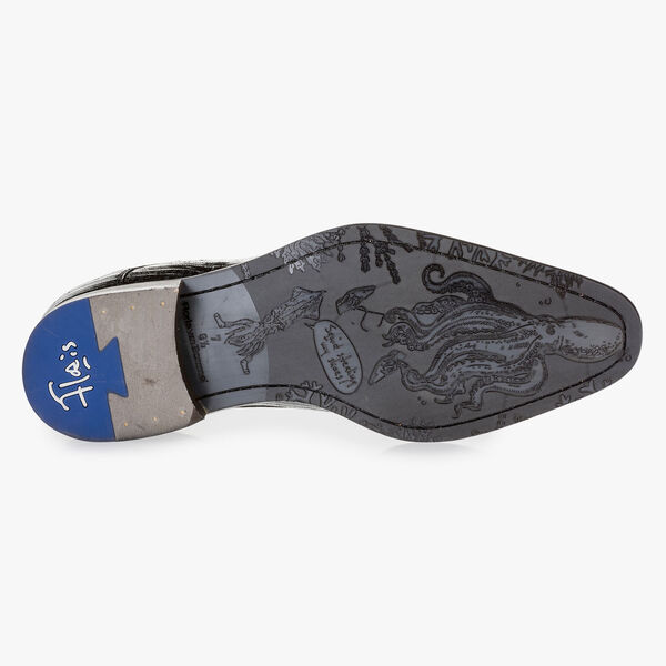 Zwarte lakleren veterschoen met metallicprint
