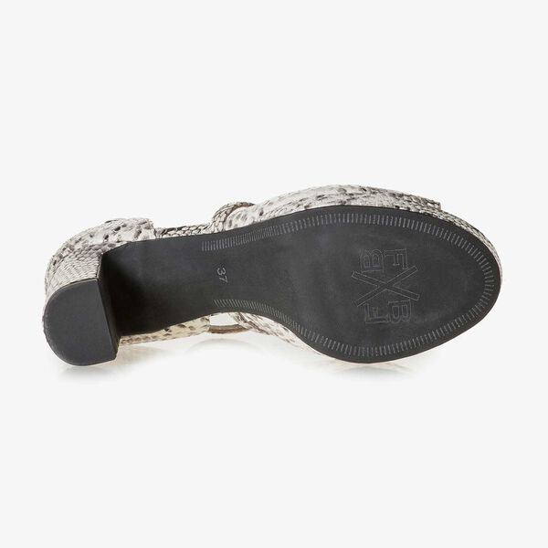 Witte leren sandaal met hak met snakeprint