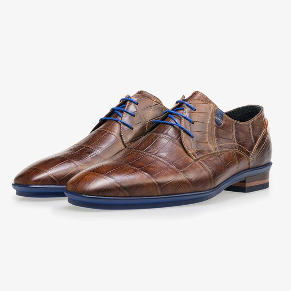 Bruine leren veterschoen met crocoprint