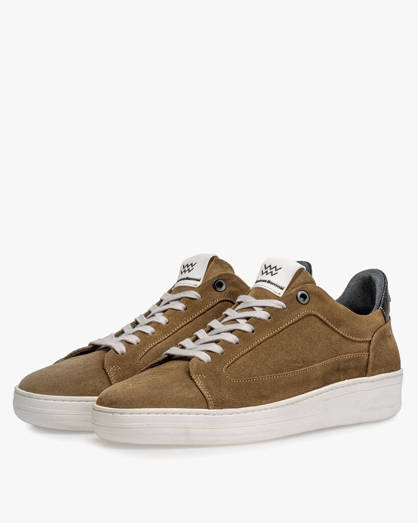 Sneaker beige suede leather