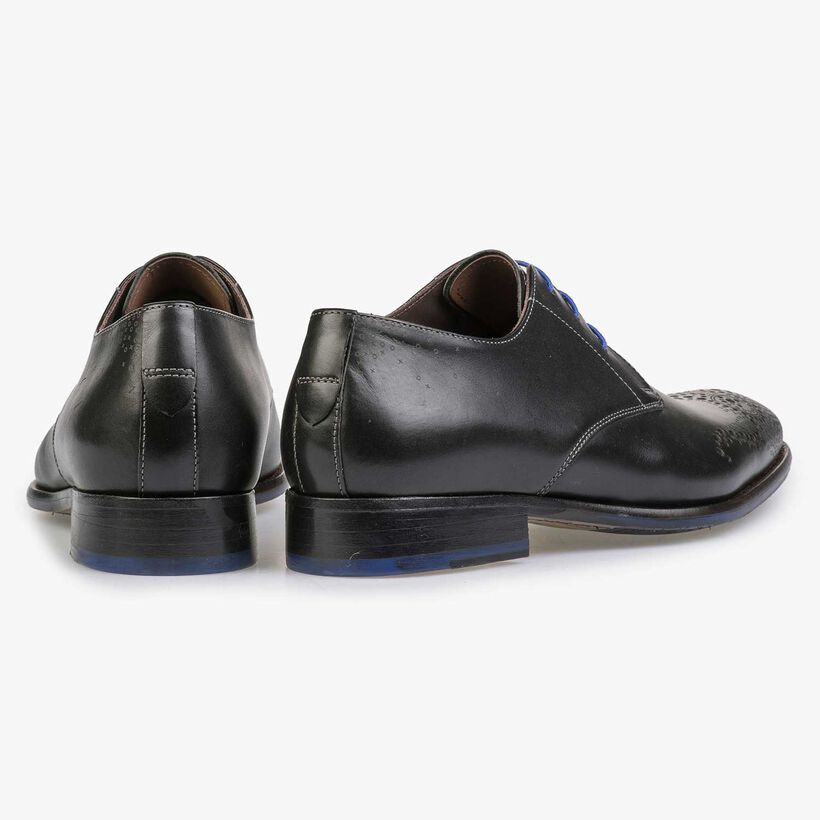 Zwarte brogue veterschoen van kalfsleer